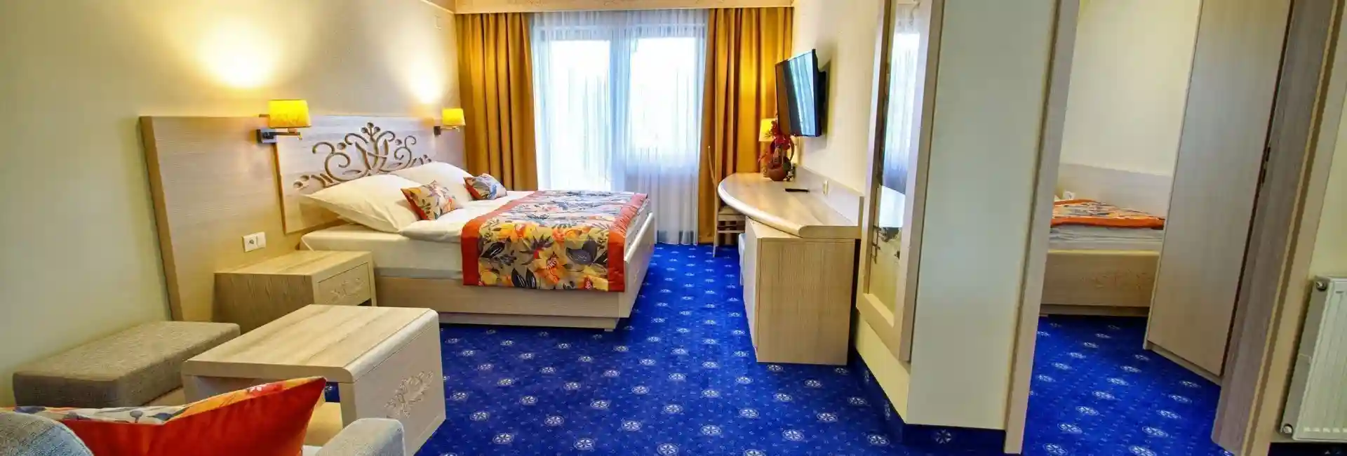 Estudio triple Premium dos habitaciones